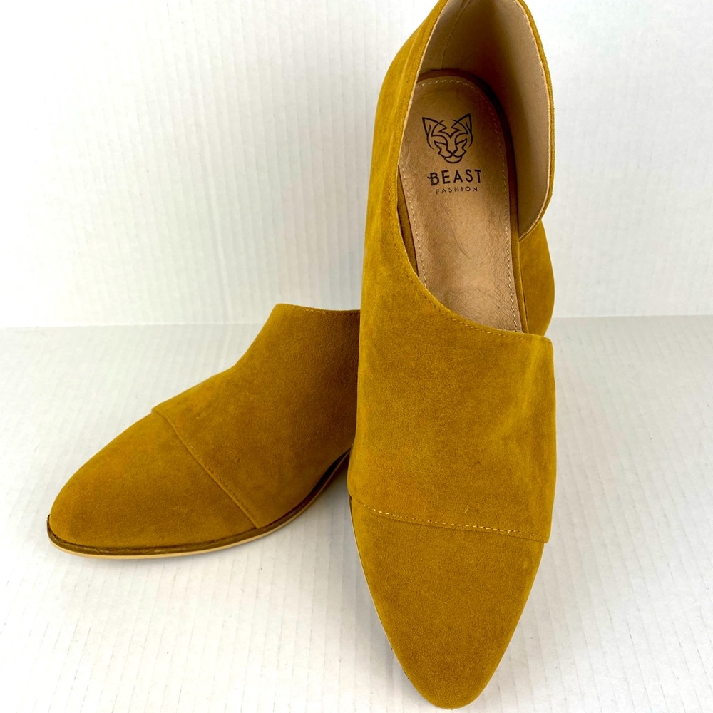 Tan asymmetrical loafer flats - perfect for fall styles! S8